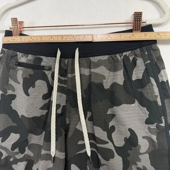 Vuori Stockton Shorts Men S Grey Black Compression Camouflage Workout Athletic